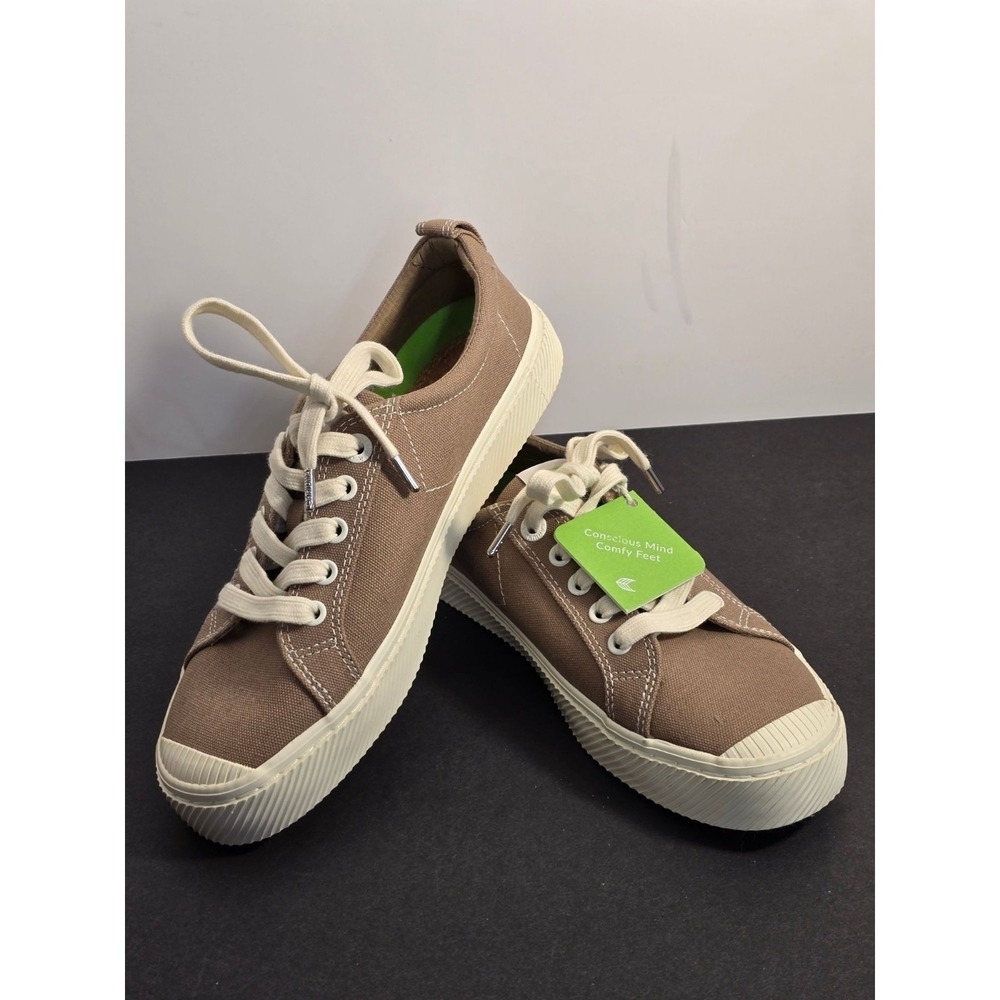 Cariuma OCA Low Sneaker Mens 6.5 Womens 8 Sustainable Eco Friendly Shoes NEW Tan